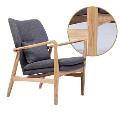 Migliora la tua esperienza di parco con questo recliner in legno per braccio di design moderno