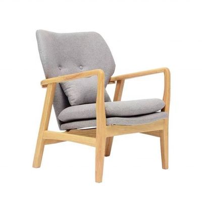 Migliora la tua esperienza di parco con questo recliner in legno per braccio di design moderno