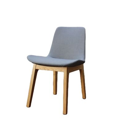 Sedie da pranzo in legno di design moderno per posti a sedere personalizzati in ristorante