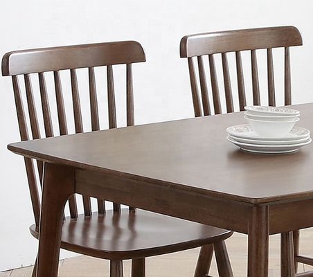 Tavolo da pranzo in legno massello personalizzabile per sala da pranzo professionale e elegante