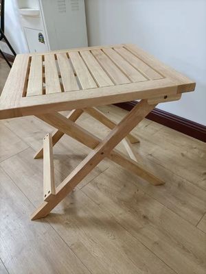 Moderno design Piccolo giardino pieghevole Tavolo in legno di gomma per patio Al di fuori Bevande da caffè Imballaggio postale Stile moderno