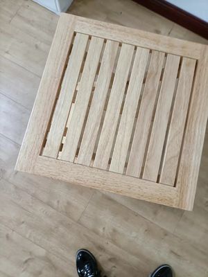 Moderno design Piccolo giardino pieghevole Tavolo in legno di gomma per patio Al di fuori Bevande da caffè Imballaggio postale Stile moderno