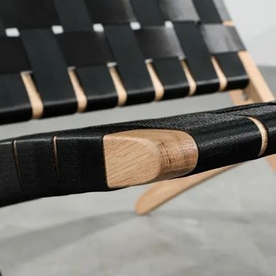 Sedie da pranzo in legno per esterni con design pieghevole e costruzione in legno massello