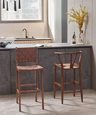 Sedie da bar Nordic Bistro con sedie tessute in pelle di sella