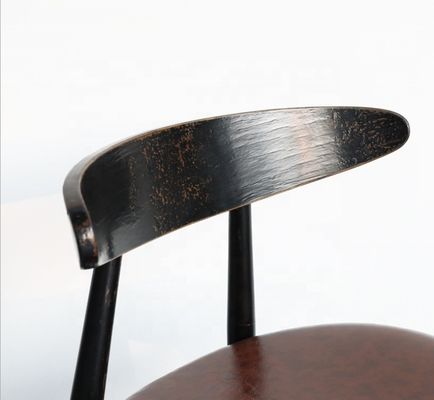 Scavo in legno massello Disegno pratico e moderno per lo sgabello osmanico