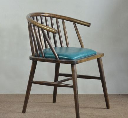 Moderna sedia da pranzo in legno imbottita La combinazione perfetta di stile e comfort