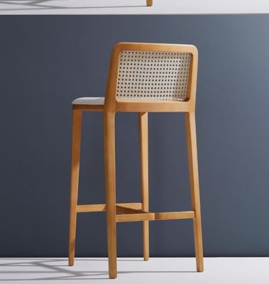 Arredamento commerciale Sedile da bar in legno Sedie di rotino Scaffale in stile moderno e in vendita
