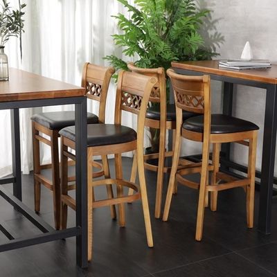 Moderna sedia da pranzo in legno massello con schiena alta, un mix di stile e comfort