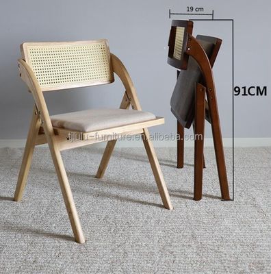 Sedie pieghevoli in legno di rattan per il soggiorno Sedie da pranzo Stile di design moderno per i mobili del soggiorno e costruzioni in legno massello