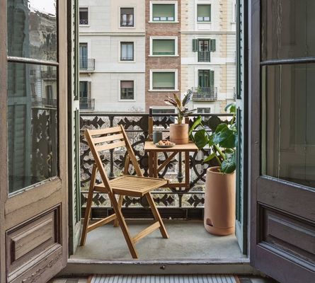 Sedia di legno pieghevole robusta per hotel e ristoranti Nordic Design