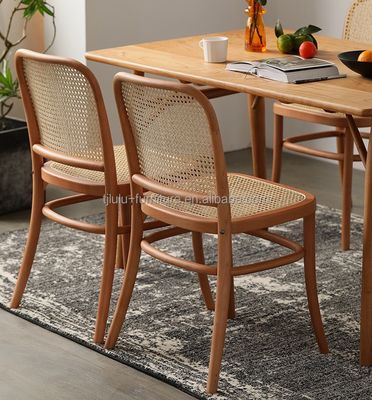 Modello di design moderno resistente Sospento di legno di rattan Sedia da pranzo di rattan per giardino all'aperto Arredamento da ristorante a caffè