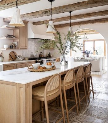 Arredamento per la cucina moderna Sedile da bar in cuoio PU in legno massello per arredi da ristorante