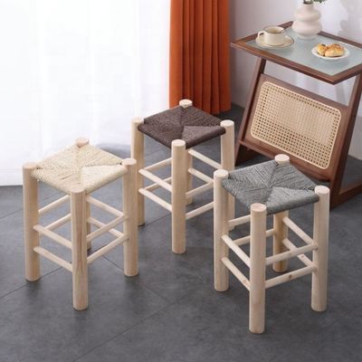 Scaffale in legno massello di design nordico moderno per la promozione di mobili da bar