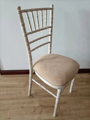 Home Arredamento Posta Imballaggio Lavaggio Bianco Sedie Chiavari Legno Matrimonio Hotel Banchetto Sedie impilabili con cuscino rimovibile