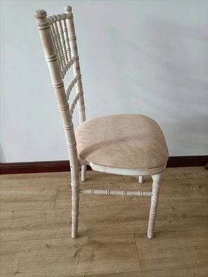 Home Arredamento Posta Imballaggio Lavaggio Bianco Sedie Chiavari Legno Matrimonio Hotel Banchetto Sedie impilabili con cuscino rimovibile
