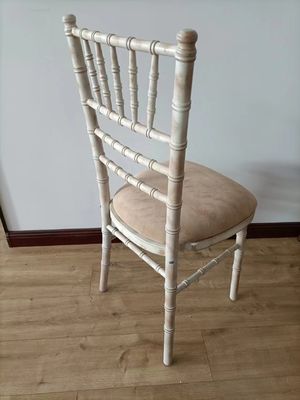 Home Arredamento Posta Imballaggio Lavaggio Bianco Sedie Chiavari Legno Matrimonio Hotel Banchetto Sedie impilabili con cuscino rimovibile