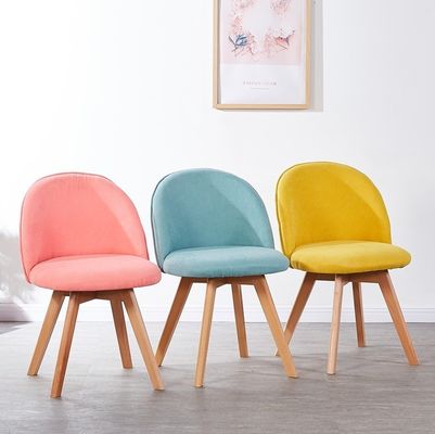 Sedile da pranzo in stile nordico moderno con gambe di legno e sedile imbottito