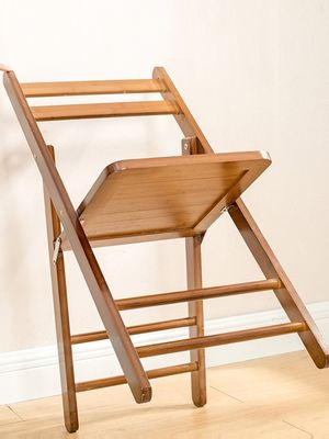Sedie in legno pieghevoli di design nordico per mangiare in ristoranti e hotel