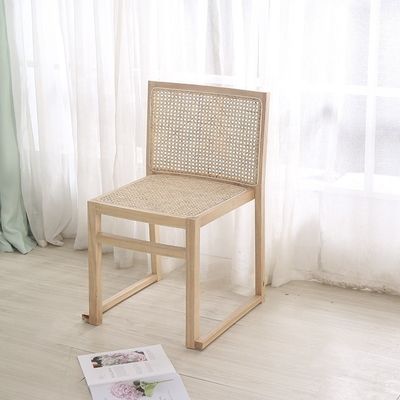 Arredamento per la sala da pranzo Sedile da pranzo in legno massello in rotino reale per il tempo libero stackabile e nordico