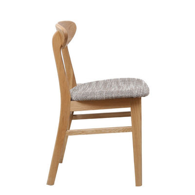 Sedile da pranzo in legno massello nordico moderno con sedile e schienale imbottiti in pelle