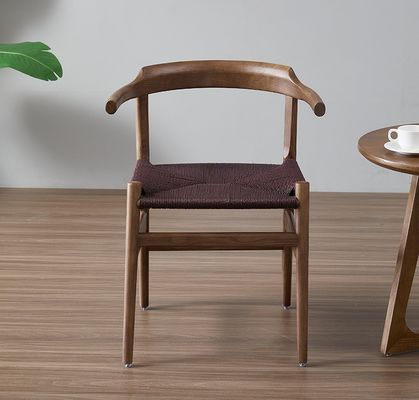 Moderna sedia da pranzo in legno con design Wishbone e sedile antico a corda