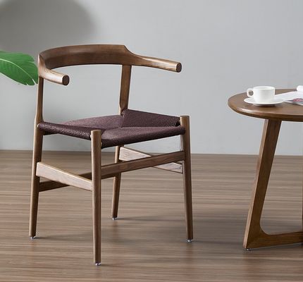 Moderna sedia da pranzo in legno con design Wishbone e sedile antico a corda