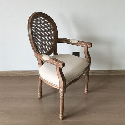 Stile di design moderno Nitrolacquer Finish Stile vintage francese Stoffa da pranzo in legno personalizzata Louis Armrest Chair per eventi