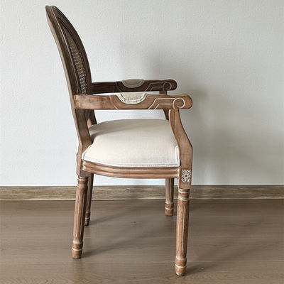 Stile di design moderno Nitrolacquer Finish Stile vintage francese Stoffa da pranzo in legno personalizzata Louis Armrest Chair per eventi