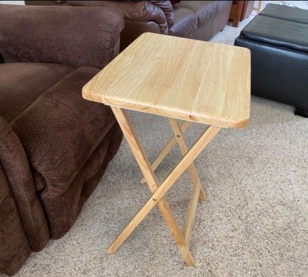 Arredamento per soggiorno stile 2022 Tavolo pieghevole in legno con materiale in legno massello e design funzionale