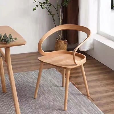 Servizio OEM accettato Sedile da pranzo moderno con ala a braccio a forma rotonda e design artistico in legno di cenere solido nordico