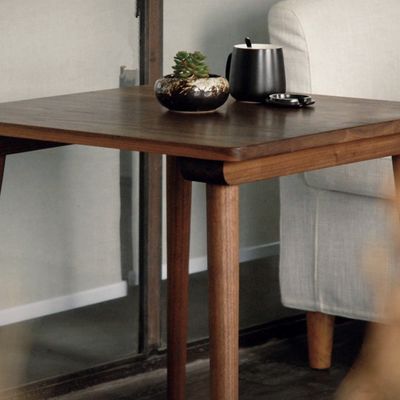 Colore personalizzato Sala da pranzo in legno massello Tavolo da caffè quadrato Tavolo da caffè moderno leggero lusso piccolo quadrato