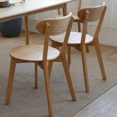 Sedile da pranzo in legno massello W44*D49*H80CM Legno di quercia per il design nordico semplice in un piccolo ristorante familiare