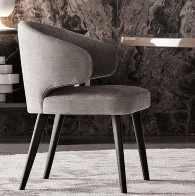 Sedile da pranzo con schienale a ali imbottito in velluto per gambe di legno per una cena comoda ed elegante