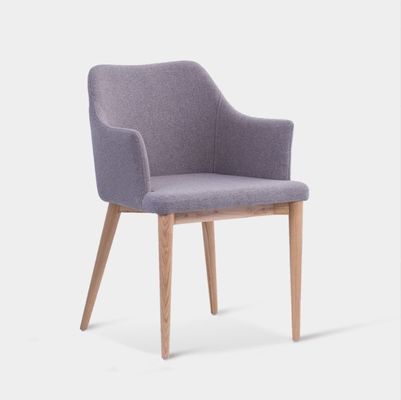 Sedia da pranzo per hotel e ristorante con telaio in legno di cenere massiccio e sedile di schiuma in tessuto metallico imbottito