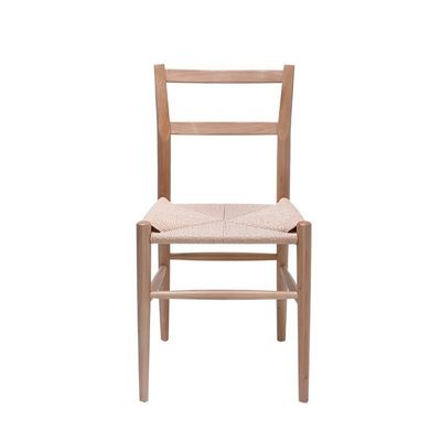 Hotel ristorante banchetto o casa semplice seduta a schiena con tessitura a corda di canapa e gambe di legno