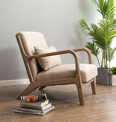 Modern Nordic Living Room Divano con appoggio per braccia imbottito e costruzione in legno massello