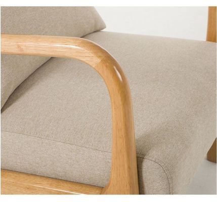Modern Nordic Living Room Divano con appoggio per braccia imbottito e costruzione in legno massello