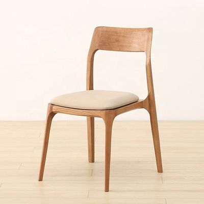 Arredamento domestico nordico moderno Sedile da pranzo in legno di cenere impilabile senza piegatura Disegno specifico in legno