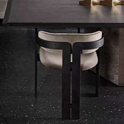 Imballaggio per la posta Nero In legno massello In tessuto Nordic Light Luxury Dining Chair per la sala da pranzo Arredamento che emana lusso