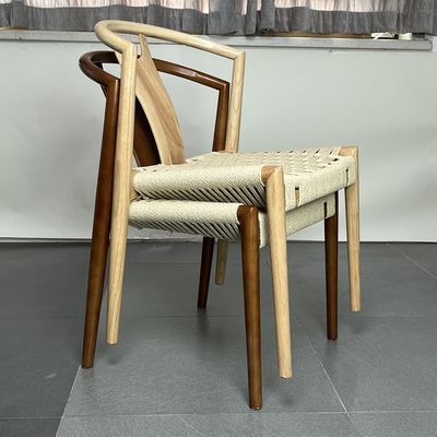 Imballaggio postale Ristorante semplice Sedile in legno impilabile con sedile a corda e design leggero
