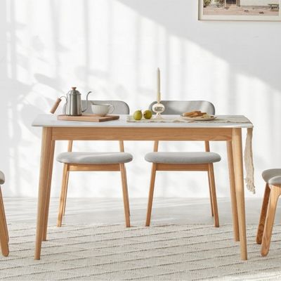 Squisito tavolo da pranzo rettangolare e combinazione di sedia per il soggiorno