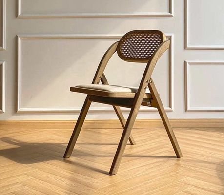 Sedie pieghevoli in legno massello di rattan in stile rustico per eventi colori opzionali e design durevole