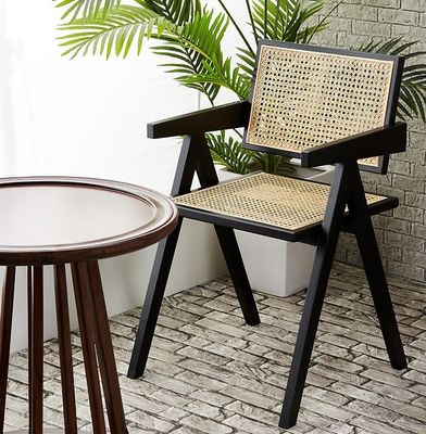 Arredamento per la sala da pranzo di lusso in legno massello di rattan Sedile da ristorante con appoggio braccio