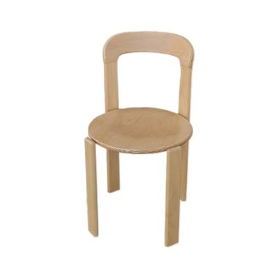 Disegni personalizzati Sedile da pranzo in legno massello nordico con design impilabile e finitura laccata