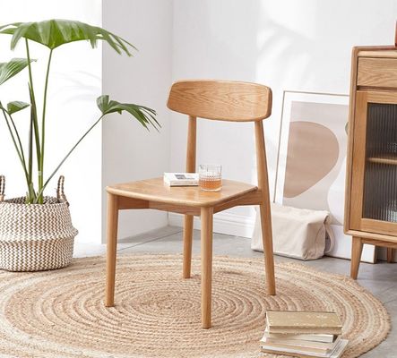 Poltrona da pranzo impilabile per ristorante moderno in legno massello in colore naturale