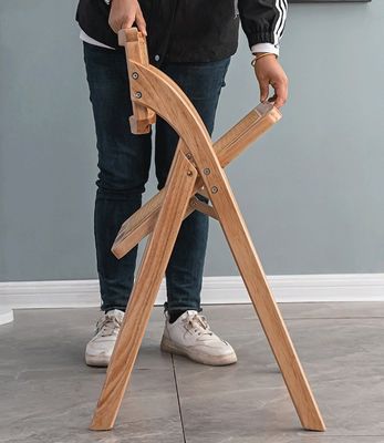 Servizio OEM accettato Sedia da pranzo in legno massello di rotino naturale Mobili con design pieghevole