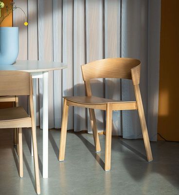 Disegni personalizzati Sedile da pranzo in legno impilabile per hotel ristorante in design moderno