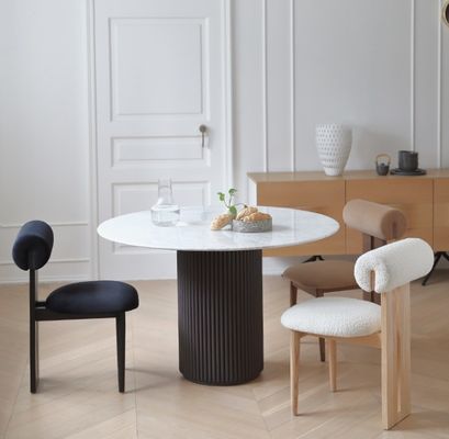 Sedia da pranzo in legno massello vintage con finitura laccata e cuscino di spugna rimovibile