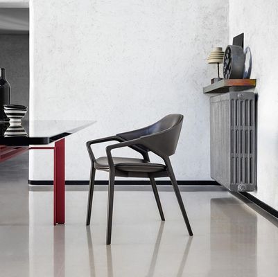 Nordic Design Modern Solid Wood Leather Dining Room Chair Restaurant in bianco/nero/vino rosso/rosso per posti a sedere robusti 2023