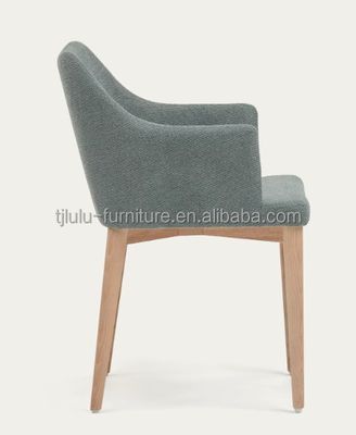 Sedile da soggiorno a gambe in legno massello Sedile da svago con schienale di design unico Sedile da pranzo in tessuto per mobili da pranzo moderni